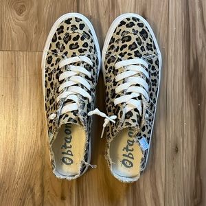 EUC Slip on Canvas Sneakers